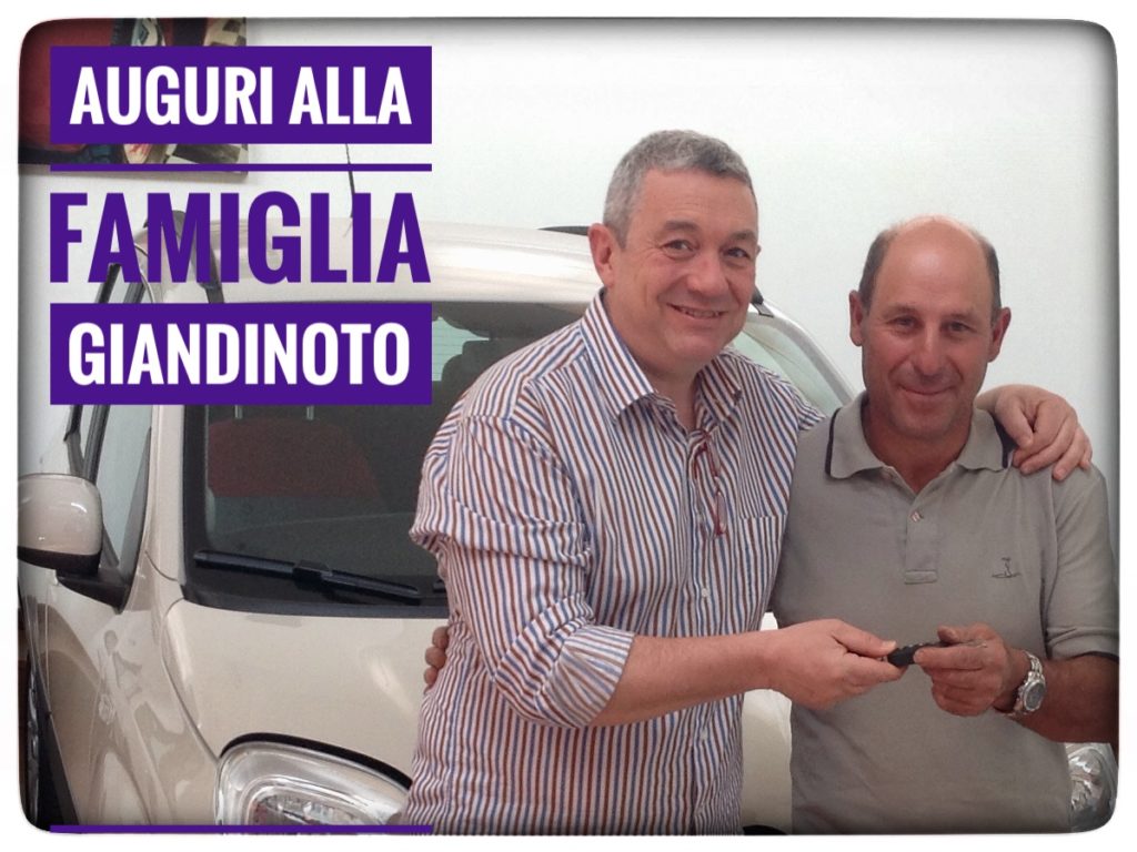 Toti Costanzo Consegna le chiavi dell'auto nuov alla famiglia Giandinoto
